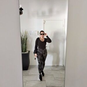 Meet your Posher, Mayi